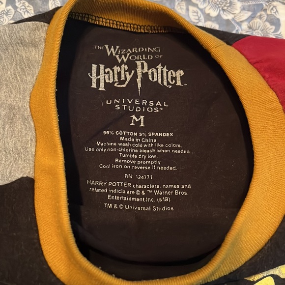 Universal Studios Harry Potter 3/4 sleeve shirt- Size M - Picture 3 of 4